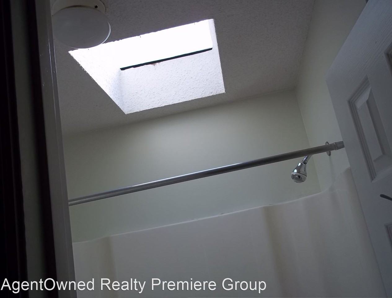 82 Indigo Ln - Photo 3 of 6