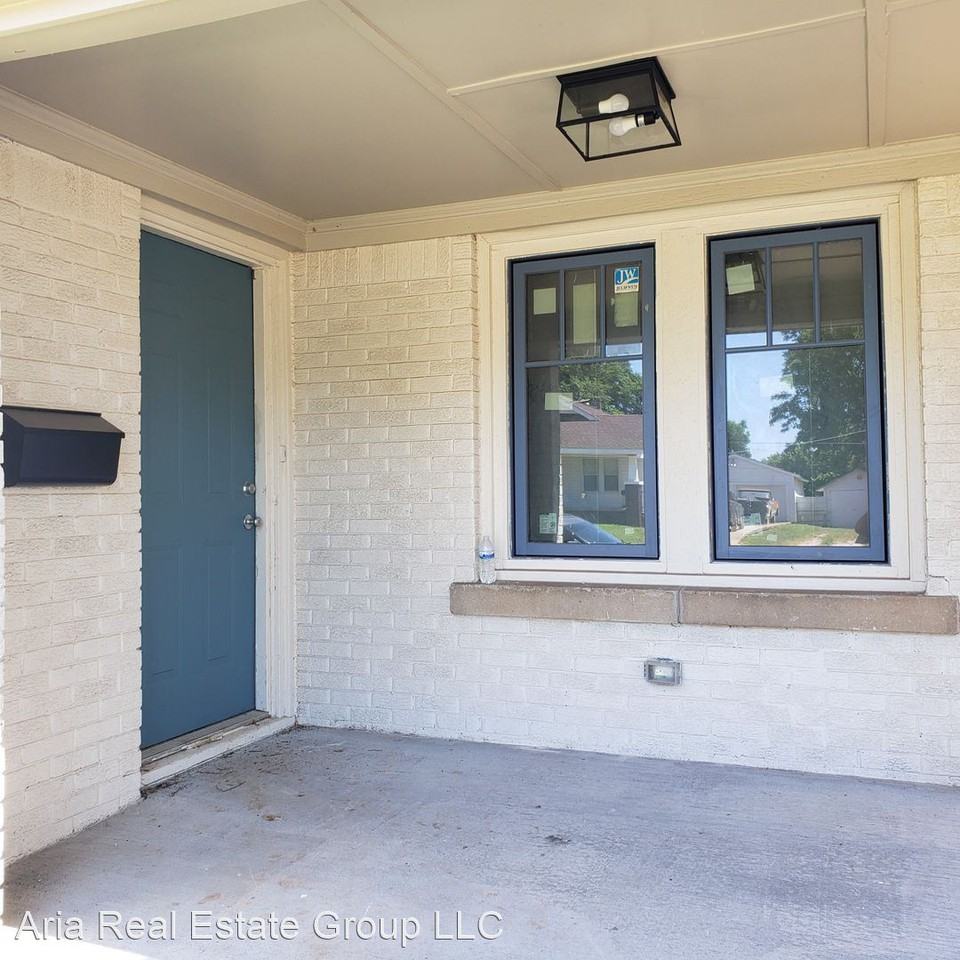 1735 Ne 14th St - Photo 3 of 28