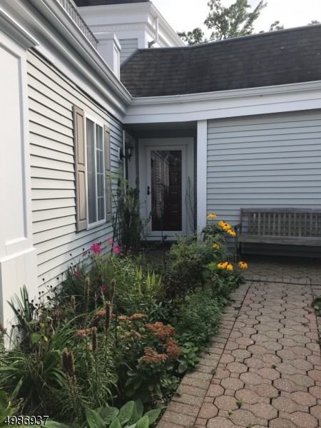 209 Riveredge Dr - Photo 3 of 17