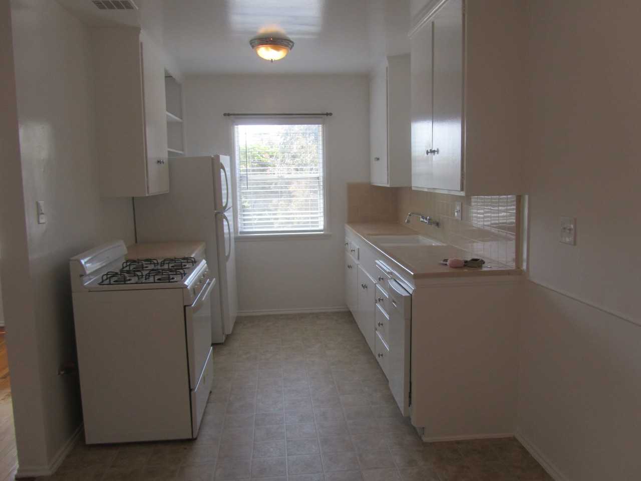 16179 Sunset Boulevard ## 1 - Photo 4 of 14