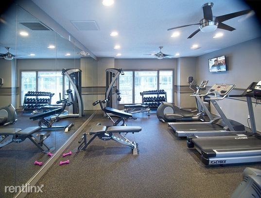 Prestigious Dunwoody, Minutes From Perimeter Mall, Easy Access to I-285, GA 400 and I-85 - Photo 3 of 17