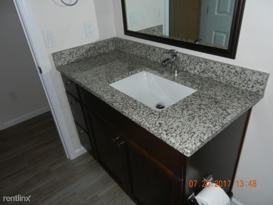 13715 Richmond Park Dr N 101  