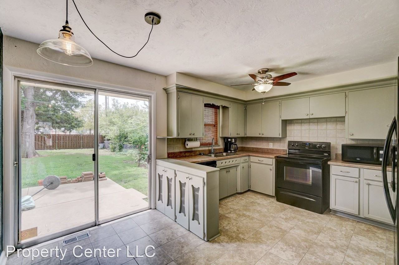 2932 Nw 65th St - Photo 3 of 36