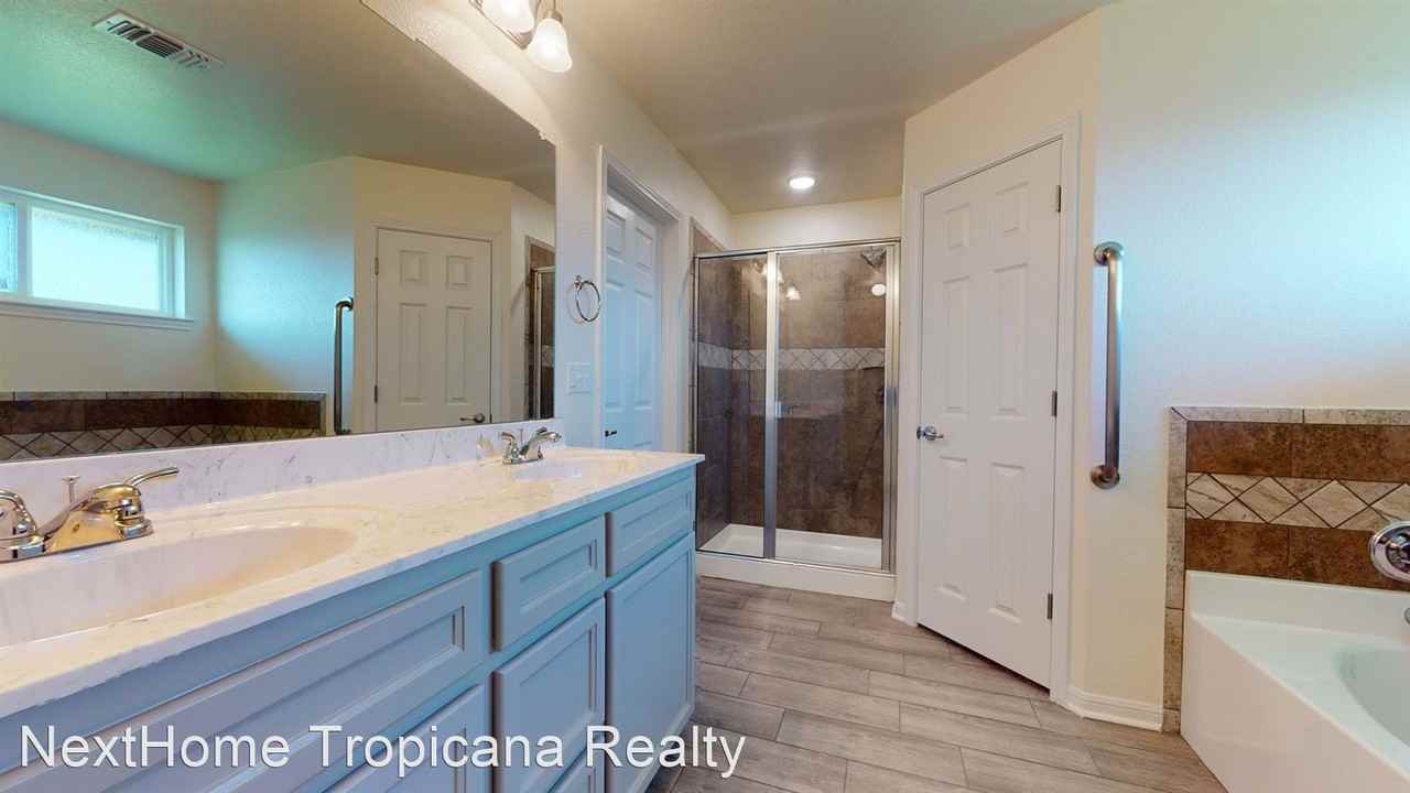 820 Paseo Del Plata - Photo 2 of 23