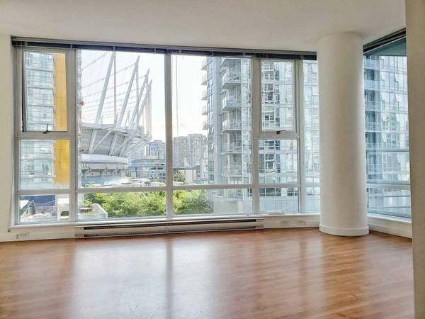 131 Regiment Square #608