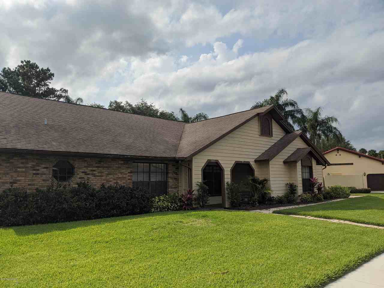 3883 Tanglewood Cir - Photo 2 of 22