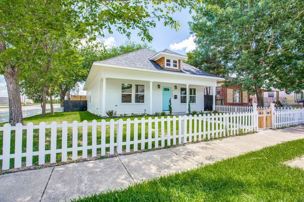 2605 May St - Photo 2 of 25