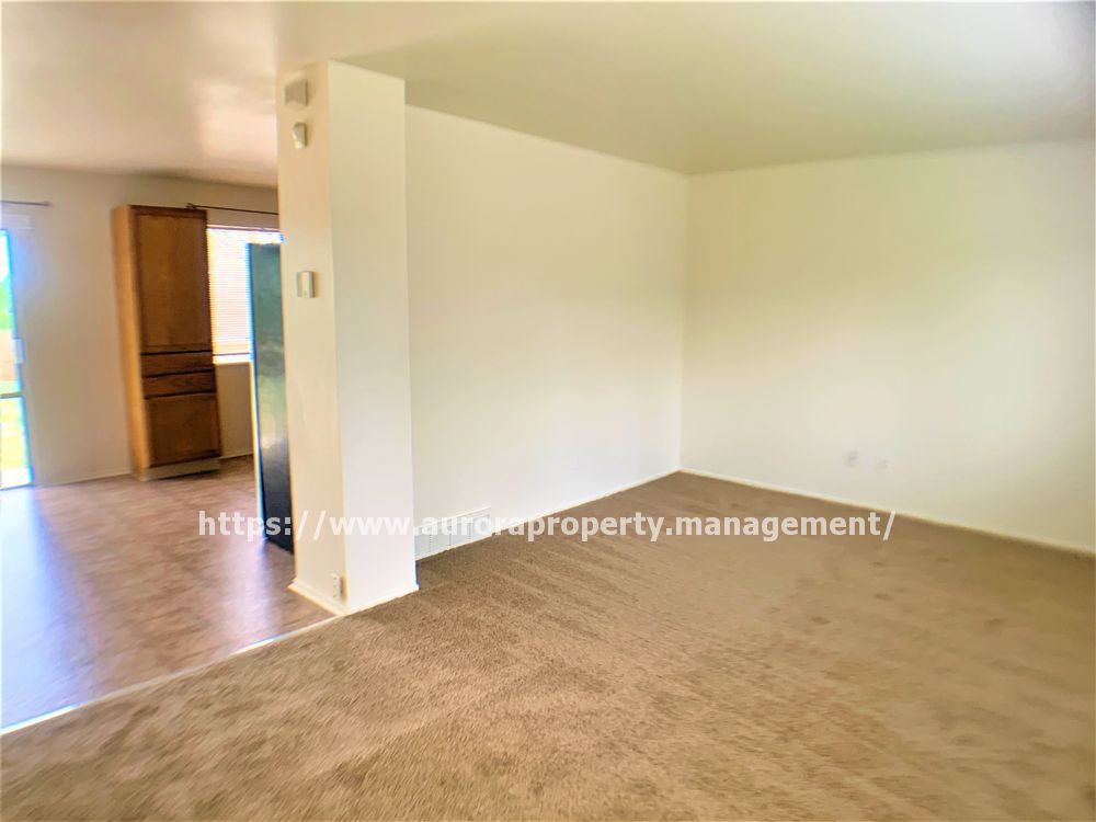 1009 Dawson St #5 - Photo 3 of 11