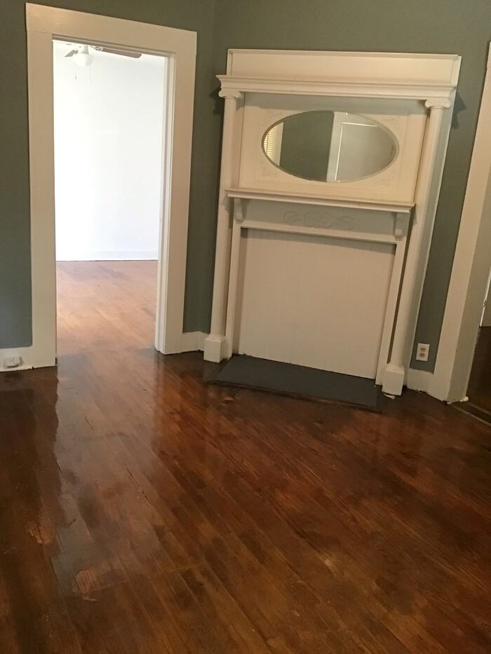 1021 Daniel St - Photo 3 of 23