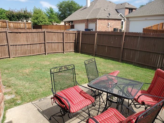 2473 Thorntree Dr - Photo 2 of 20