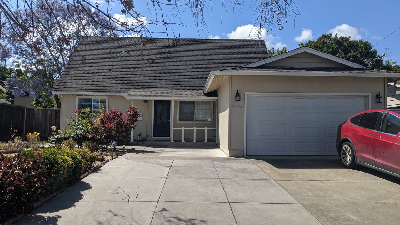 2624 Alderwood Drive - Photo 2 of 25