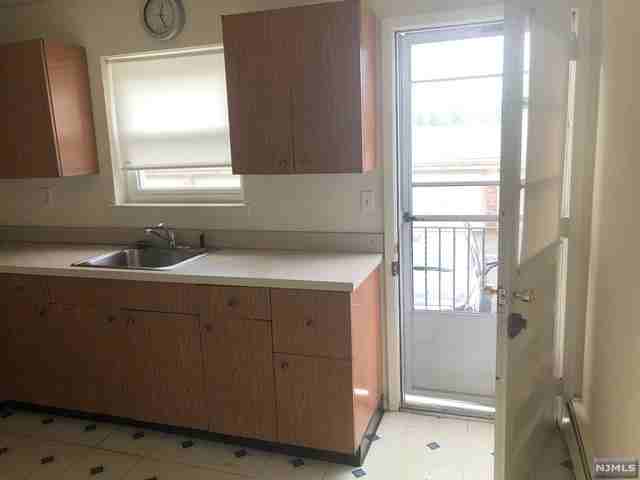 2-35 Virginia Dr Unit A - Photo 2 of 8