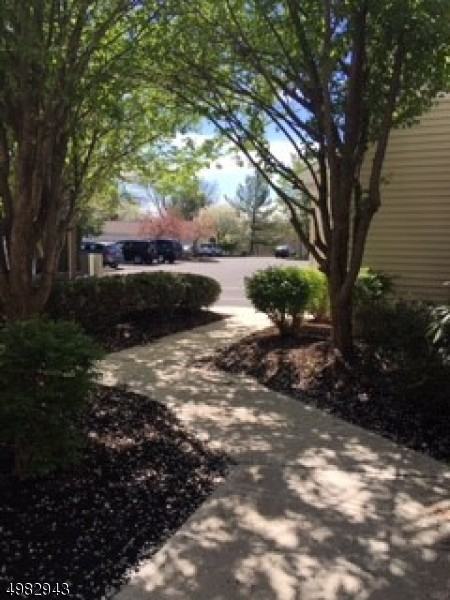 365 Potomac Dr - Photo 3 of 9