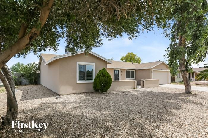 3602 E Captain Dreyfus Ave - Photo 2 of 15