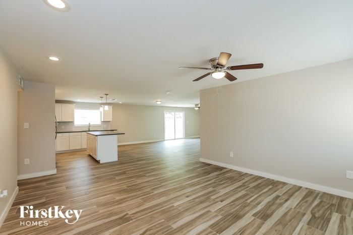3602 E Captain Dreyfus Ave - Photo 3 of 15