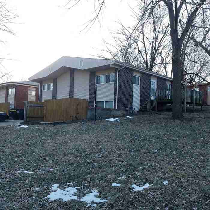 9305 W 83rd St - Photo 2 of 47