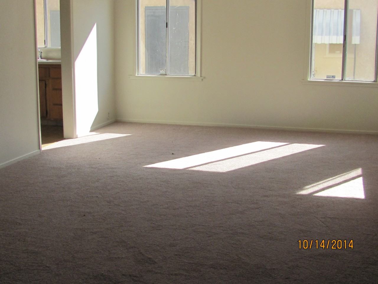 1001 Yale St - Photo 3 of 9