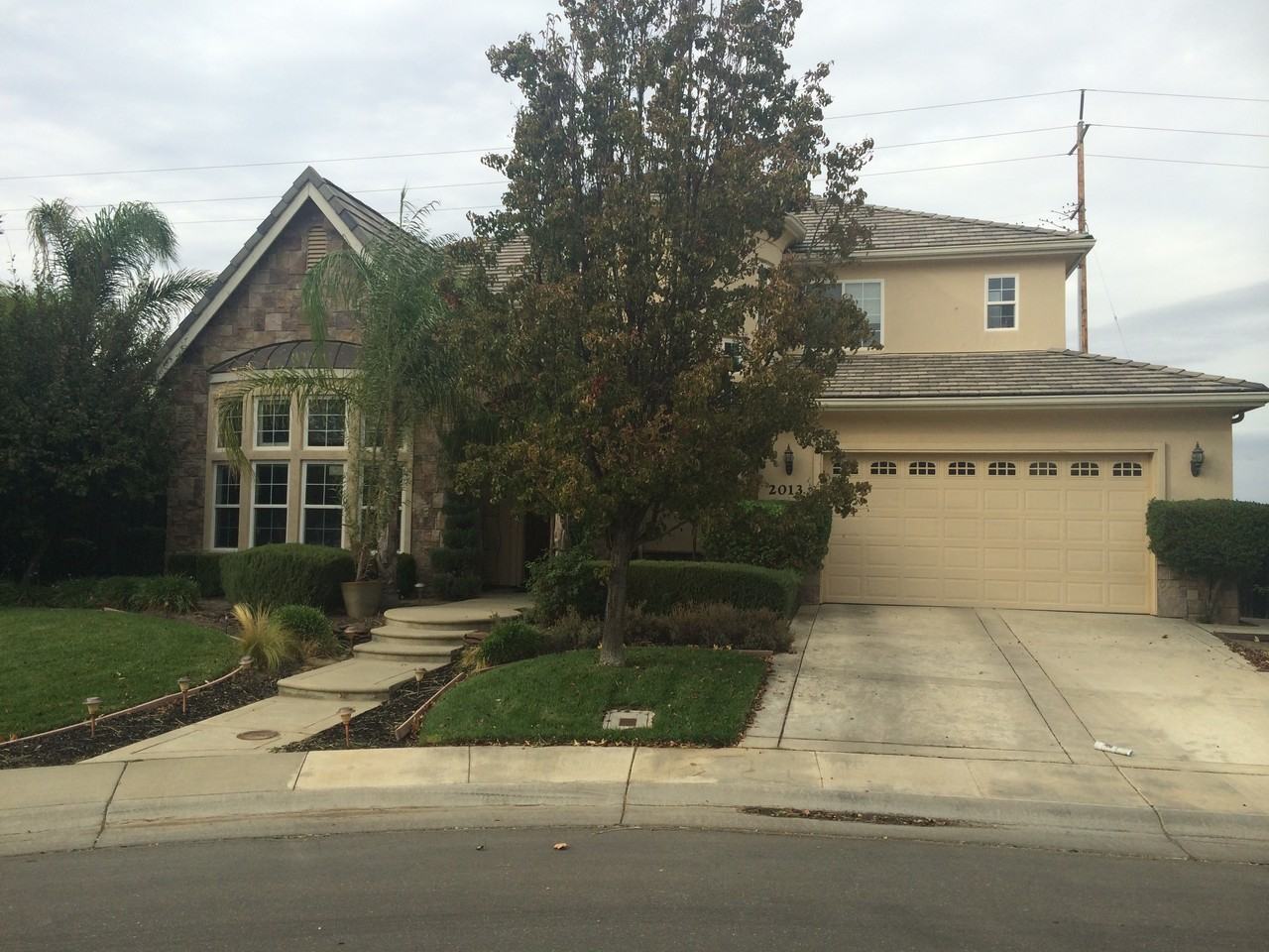 2013 Arena Dr - Photo 2 of 3