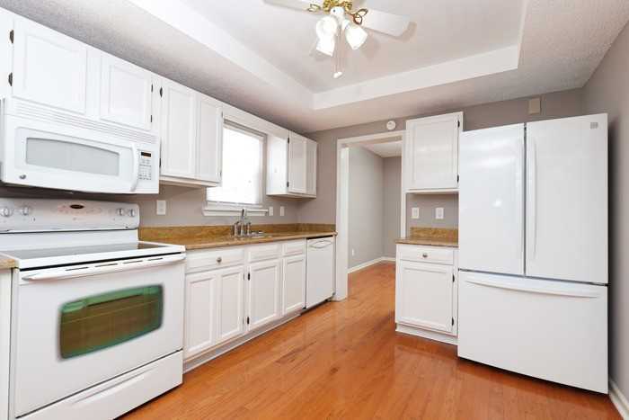 3801 Cedar Ave - Photo 3 of 11