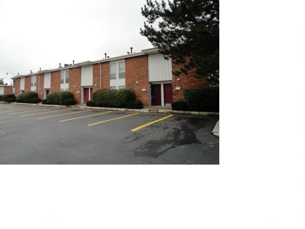 1110-1138 E. John St - Photo 2 of 12