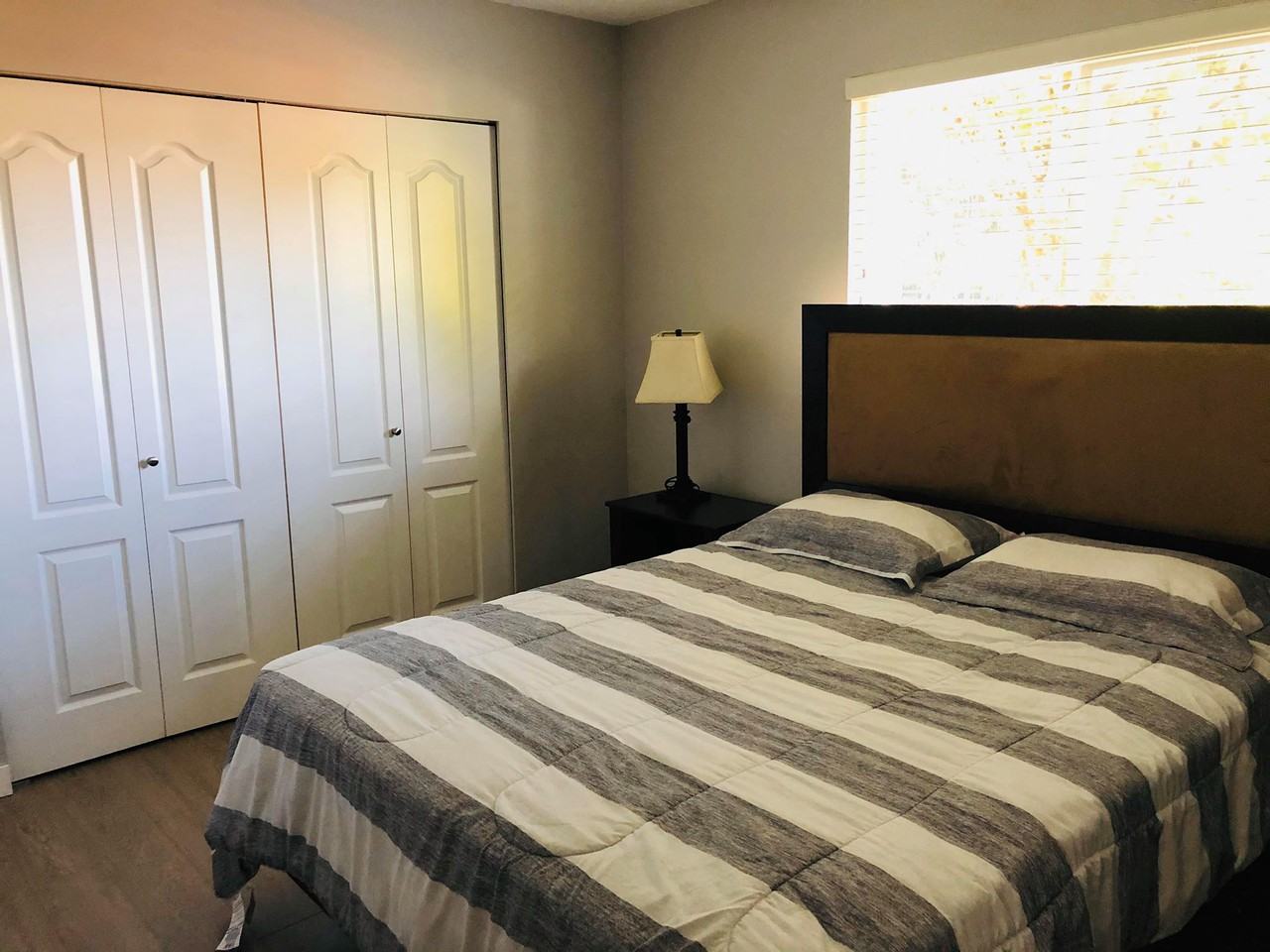 27029 27B Avenue Top - Photo 2 of 20