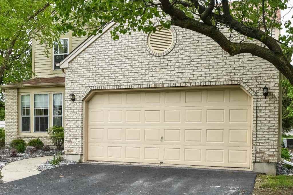 2499 Deerfield Dr - Photo 3 of 19