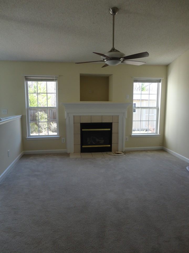 921 Anchor Way NE - Photo 2 of 8