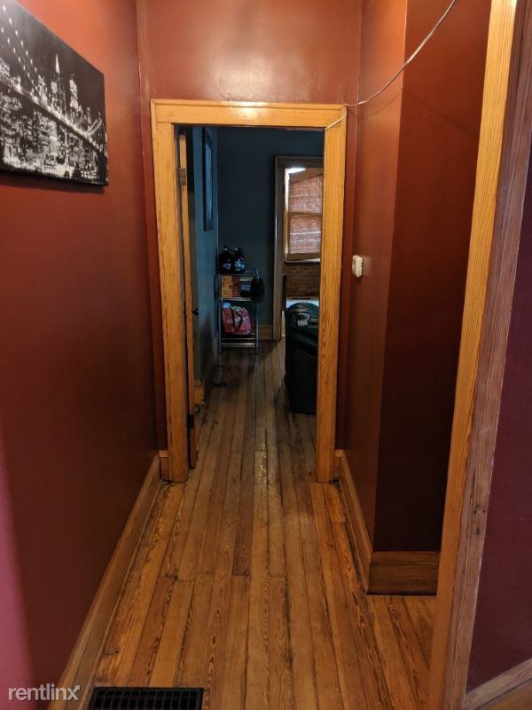 461 Elsmere St - Photo 3 of 10