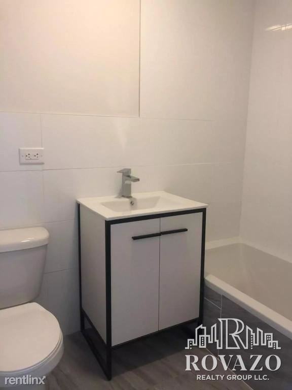 335 Whiton St - Photo 3 of 4