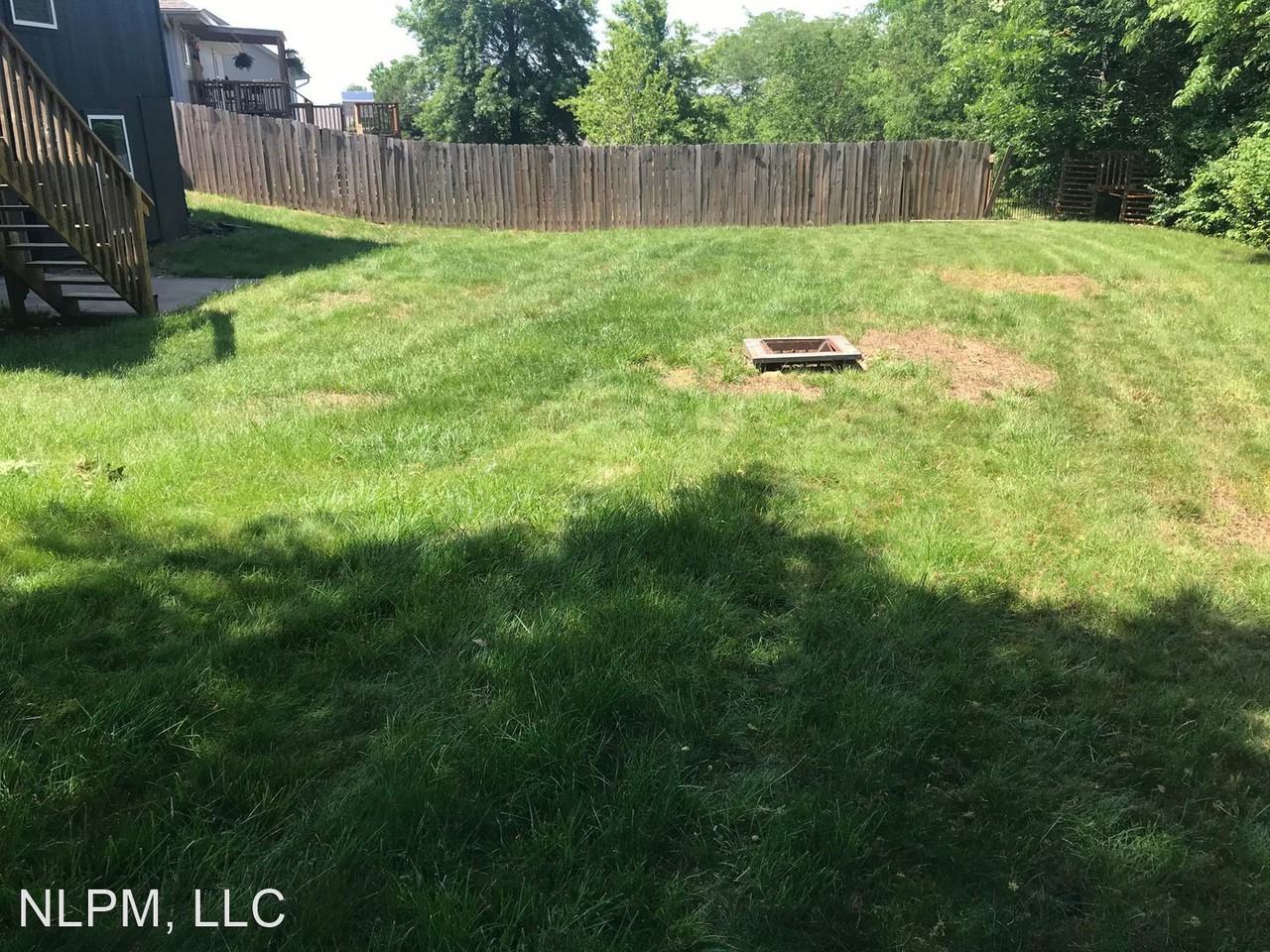 814 E. 14th St. - Photo 3 of 27