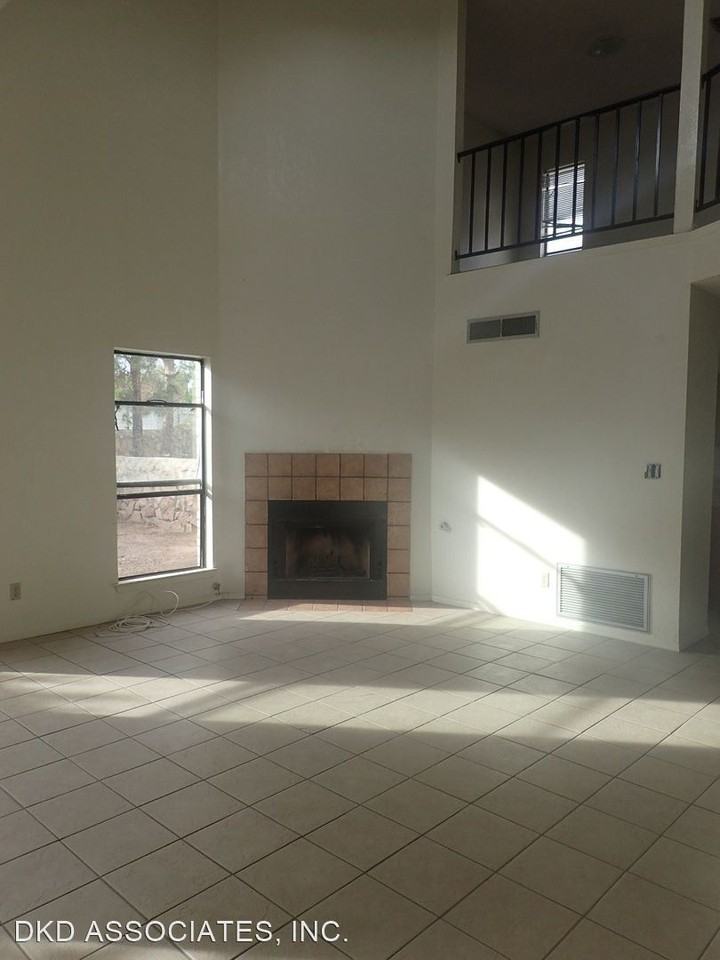 8400 Saratoga Dr - Photo 3 of 21