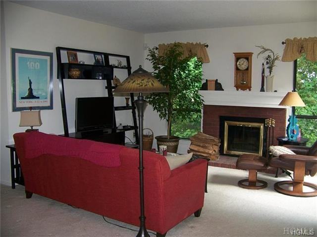 384 W Hill Dr #B - Photo 2 of 10