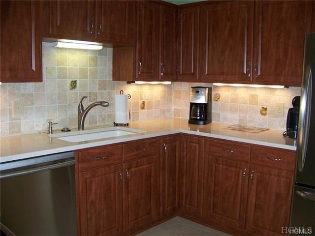 384 W Hill Dr #B - Photo 3 of 10