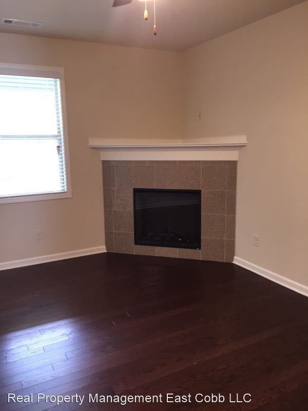 229 Madison Ave - Photo 2 of 21