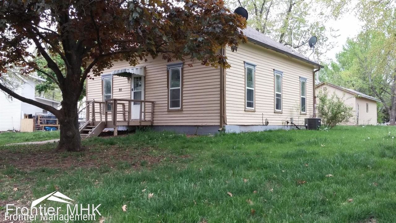 311 S. Iowa 1 - Photo 2 of 11