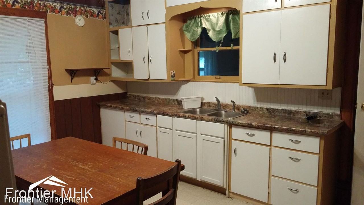 311 S. Iowa 1 - Photo 3 of 11