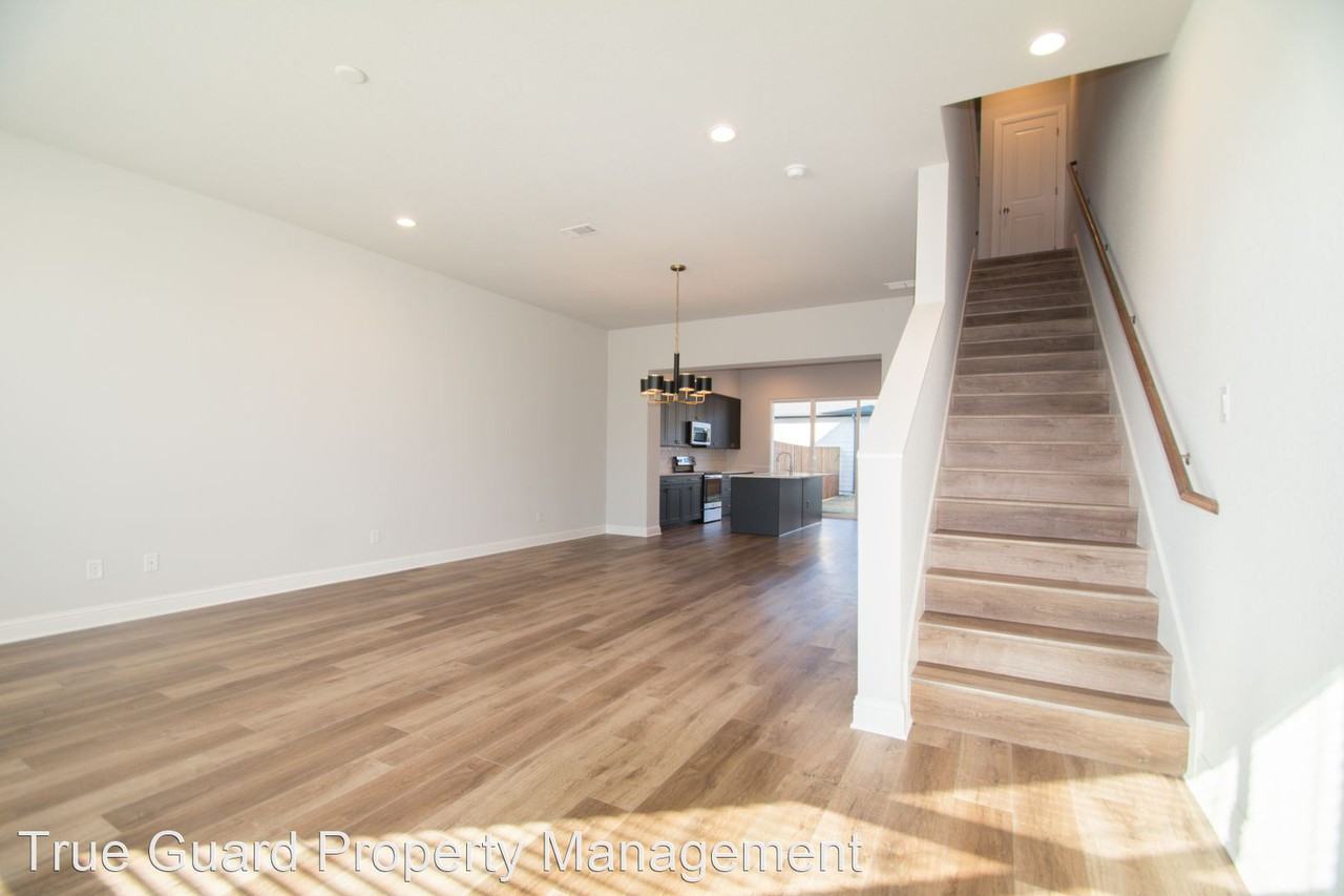 3134 Wayside Ave - Photo 3 of 24