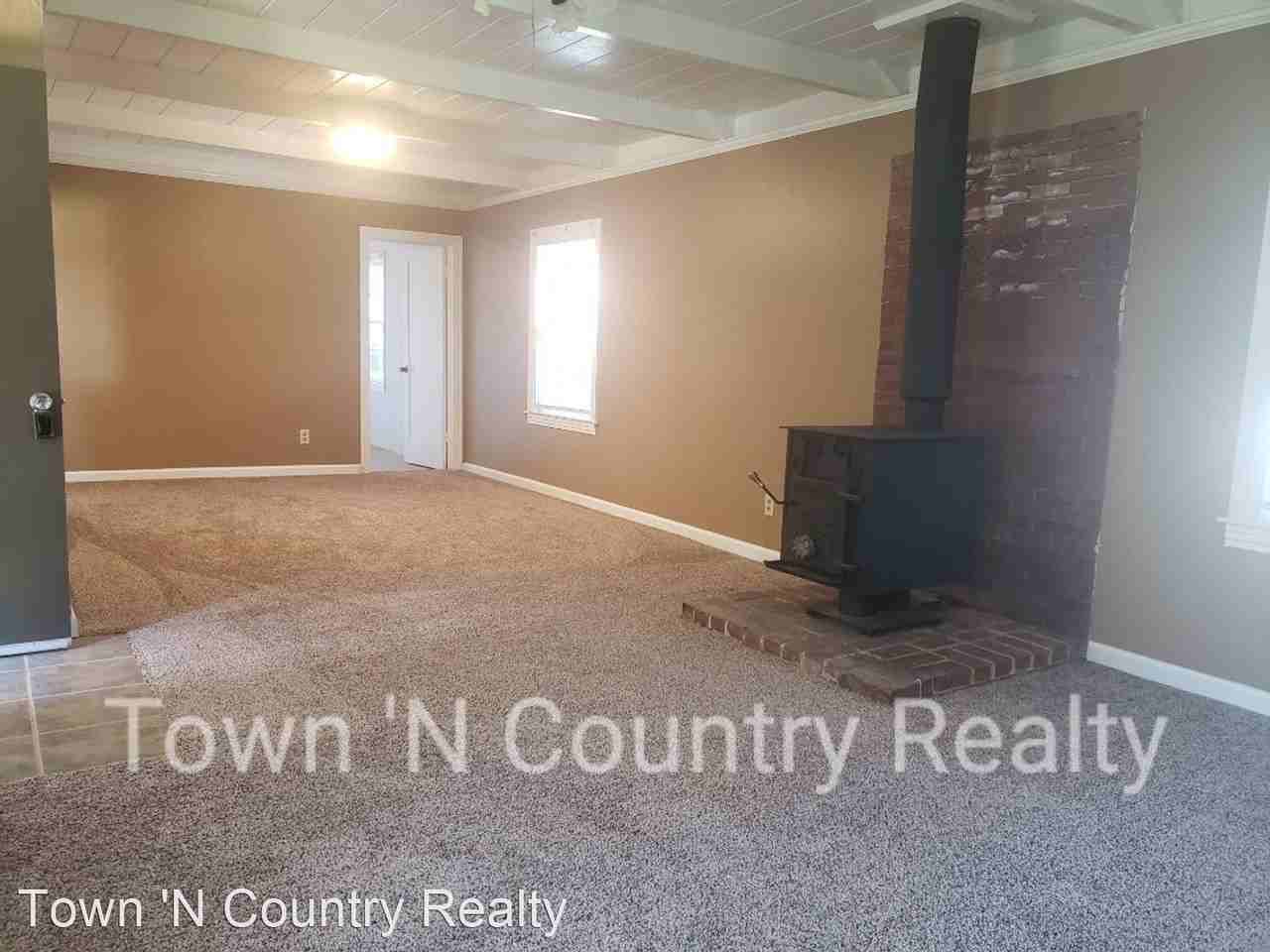 239 10th St - Photo 3 of 21