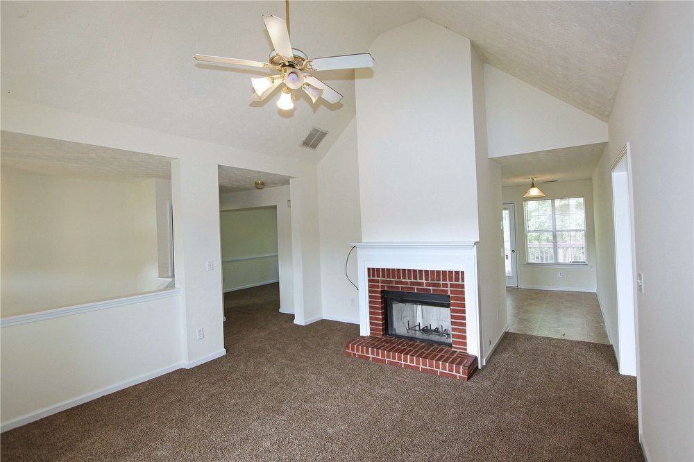 1405 Aberdeen Ct - Photo 3 of 16