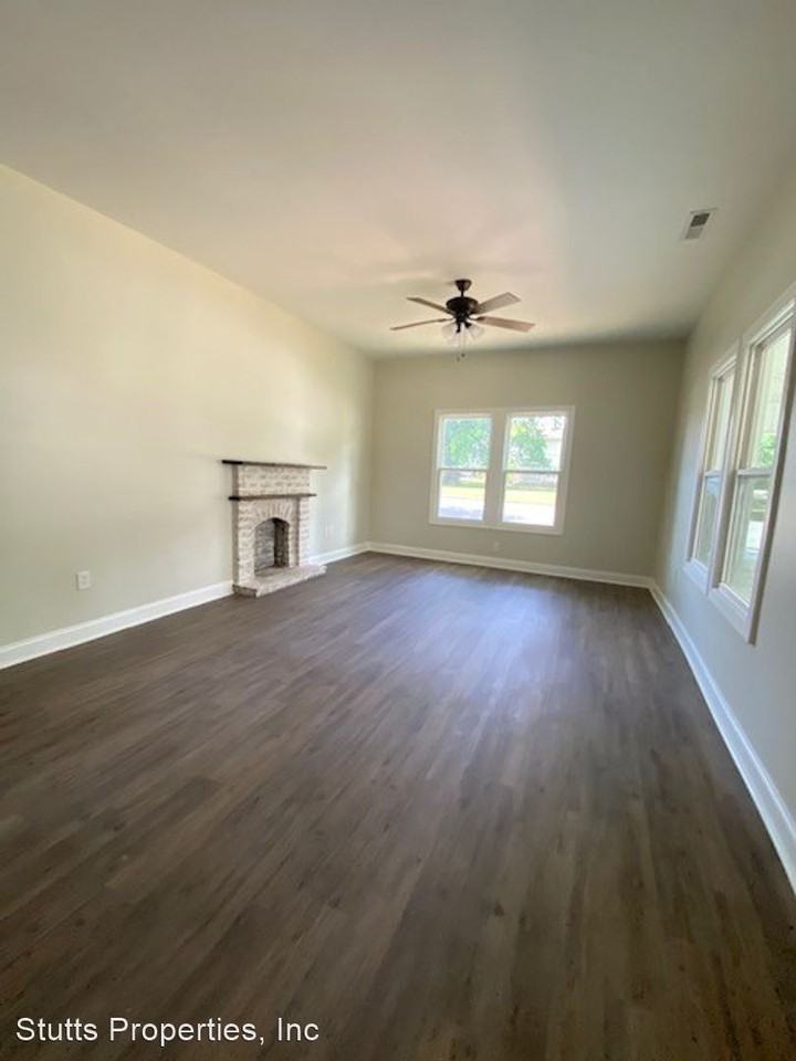 602 E Mobile St - Photo 2 of 24