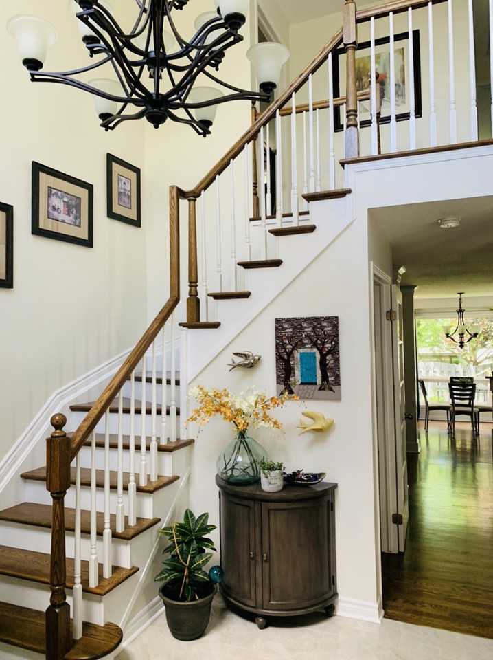 39 Steggall Cres - Photo 2 of 12