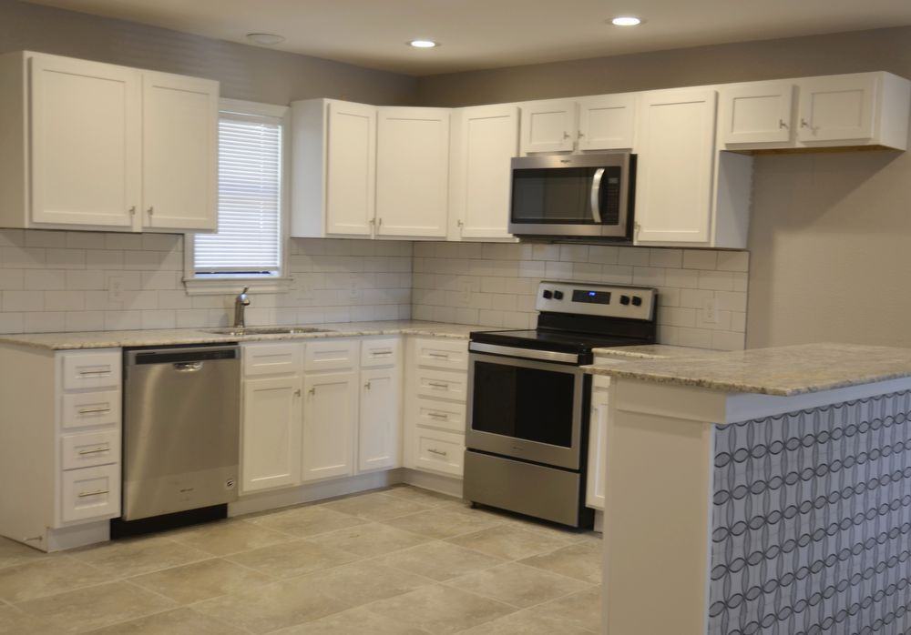 105 Virginia Dr - Photo 3 of 18