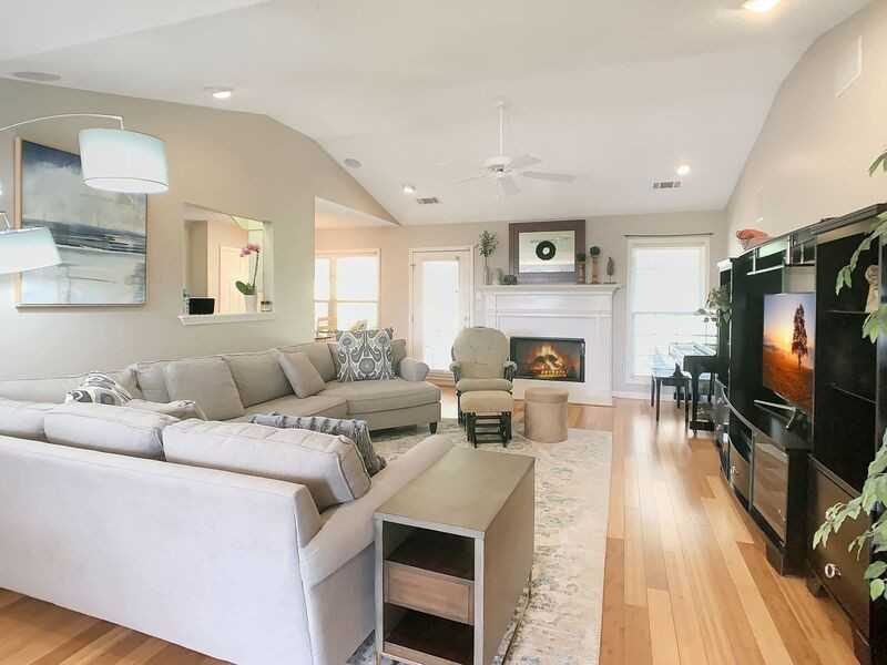 3108 Wisteria Ln - Photo 2 of 19