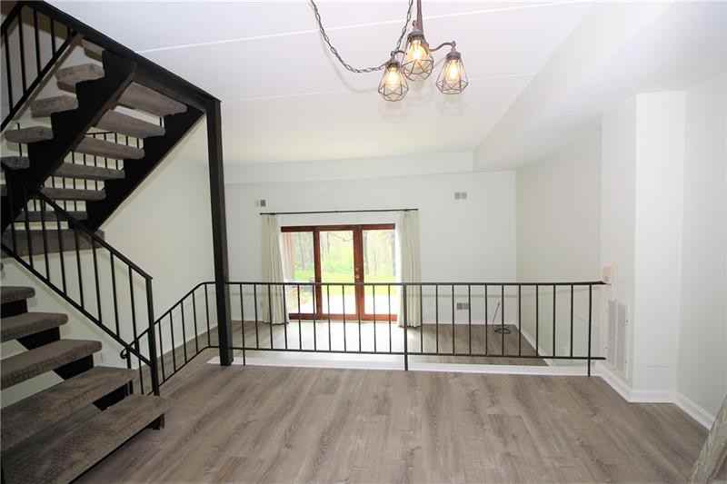 133 Rivermont Ct - Photo 3 of 19