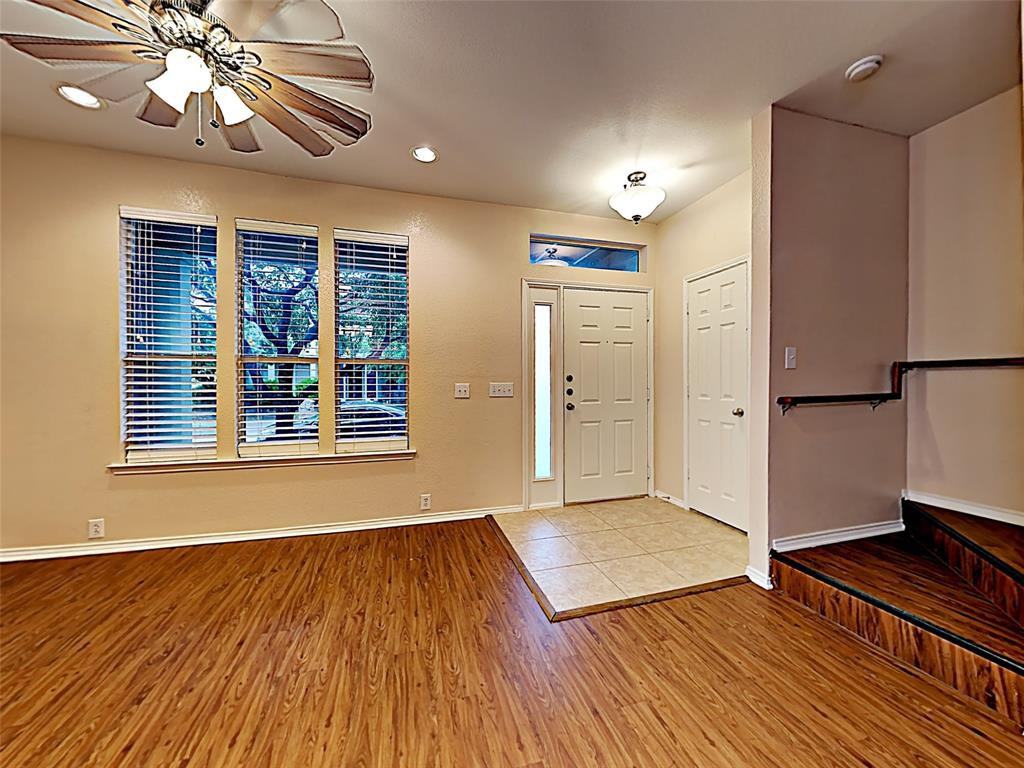 10709 Traymore Dr - Photo 2 of 13