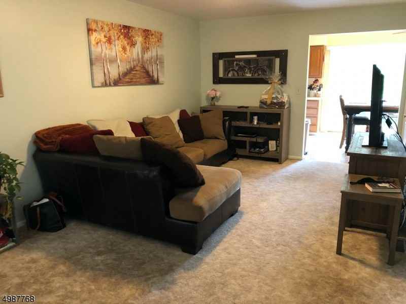 327 Larch Ct - Photo 2 of 17