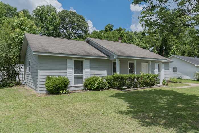5801 Oak Ln - Photo 3 of 37