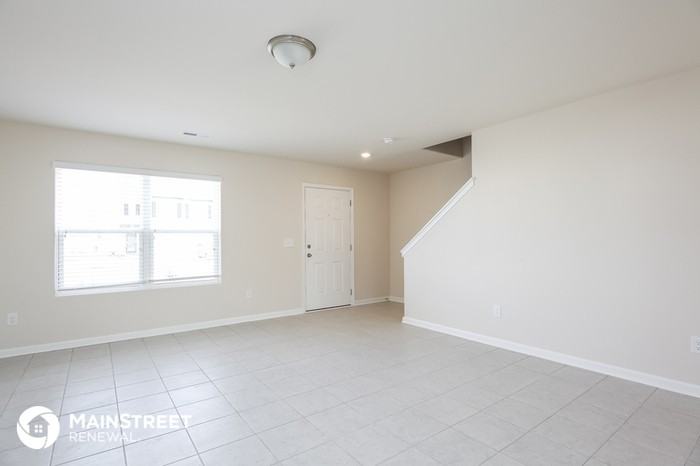 110 Calhoun Pl - Photo 3 of 16