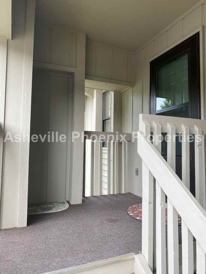 2106 Abbey Cir - Photo 2 of 16