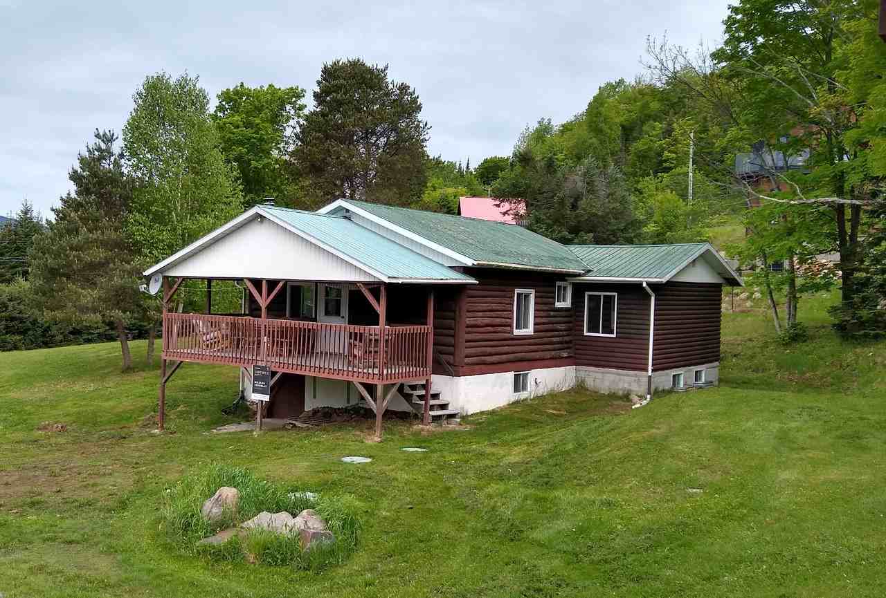 166 Chemin Tour du Lac, LacSupérieur, QC J0T 1P0 3 Bedroom Apartment